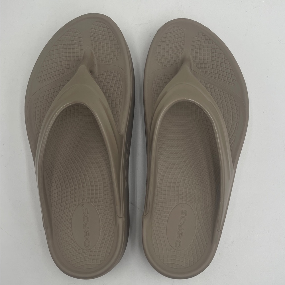 OOFOS Women's Sandals in Taupe - Picture 4 of 8